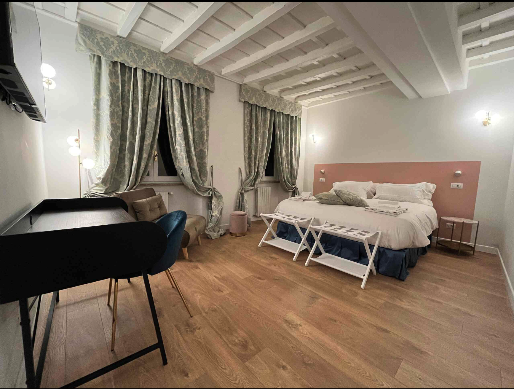 Original listing photo of the bedroom